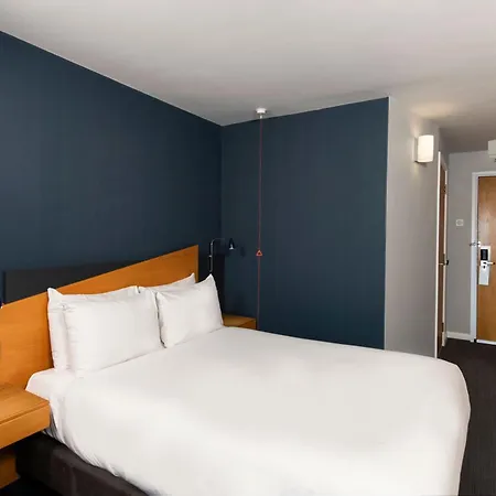 Holiday Inn Express Warwick - Stratford-upon-Avon Exterior foto