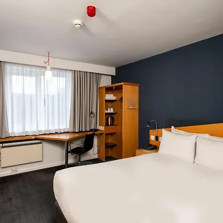 Holiday Inn Express Warwick - Stratford-upon-Avon Exterior foto