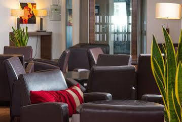 Express Warwick - Stratford-upon-avon 3*
